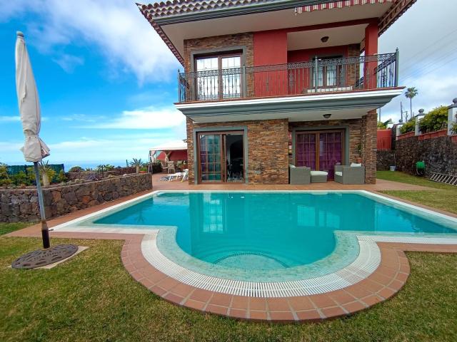 Chalet, Santa Ursula
