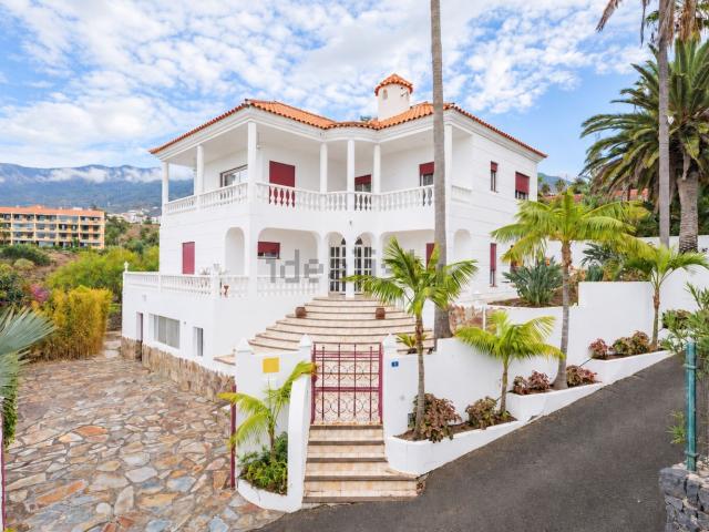 Chalet, Santa Ursula