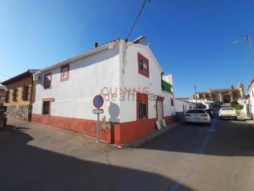 Chalet, Santiago del Campo