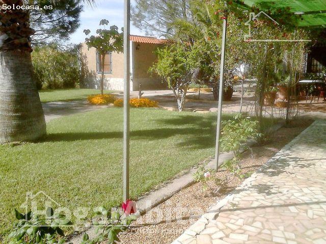 CHALET SEMINUEVO CON PISCINA, TERRAZA Y GARAJE