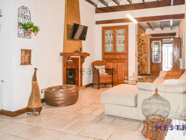 Chalet, Senija