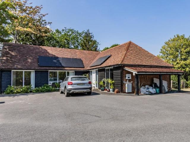 Chalet Style Property on No Through. 3 bed detached house to rent £2,500 pcm £577 pw
