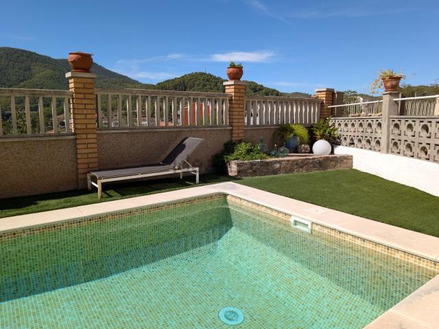 Chalet, Súria
