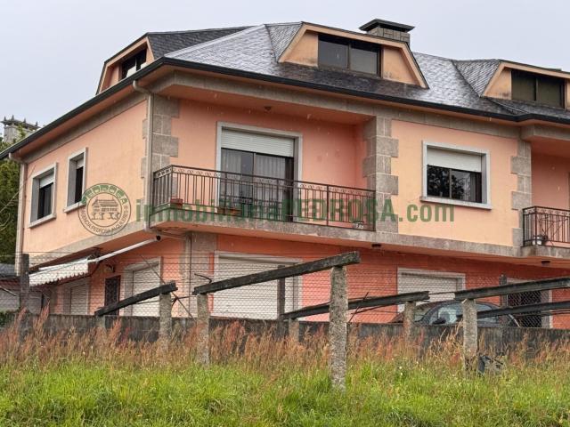 Chalet, Poio