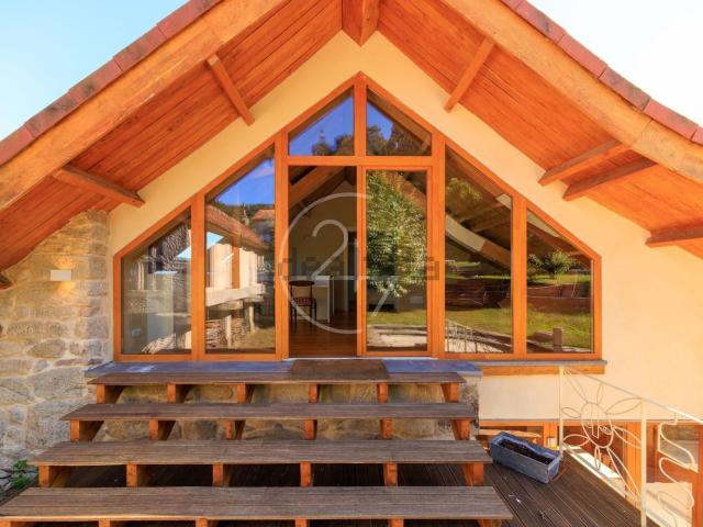 Chalet, Poio