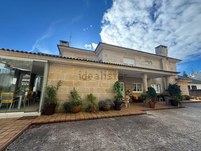 Chalet, Poio