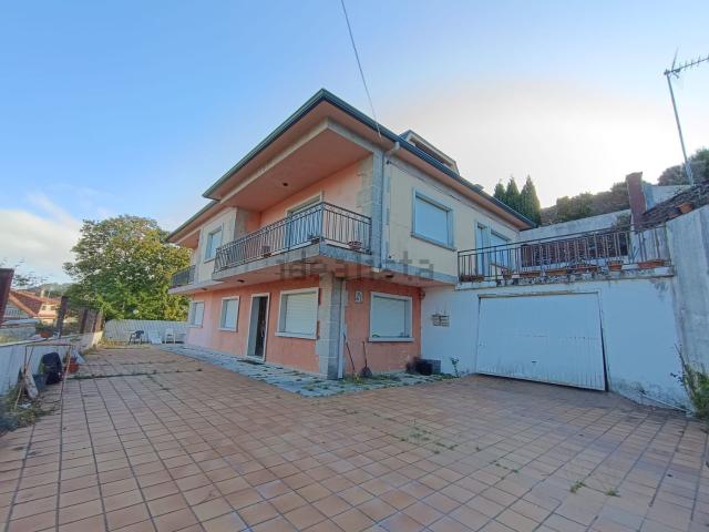 Chalet, Poio
