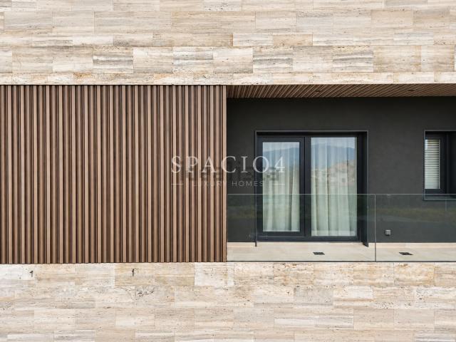 Chalet, Poio
