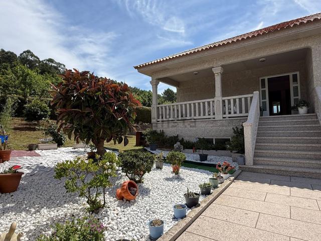 Chalet, Poio