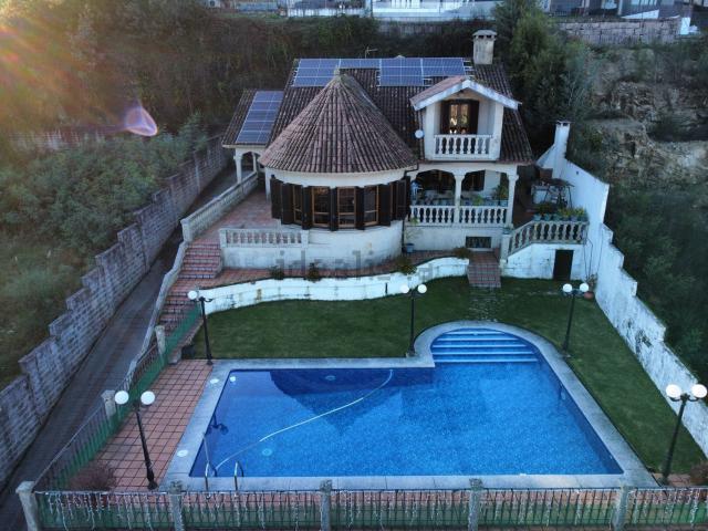 Chalet, Poio