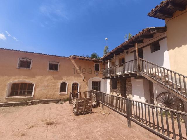 Chalet, Pontons