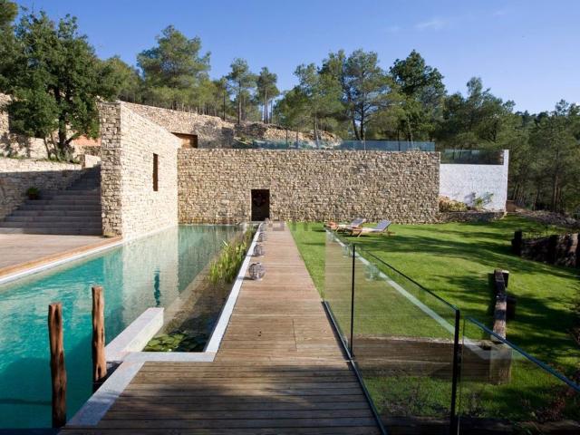 Chalet, Pontons