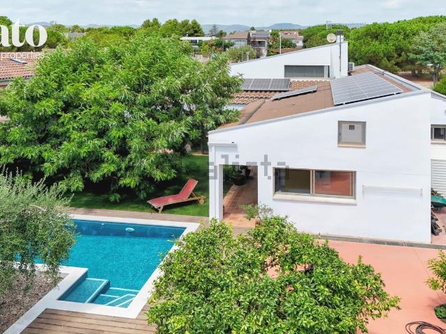 Chalet, Pacs del Penedès