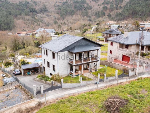 Chalet, Padrenda