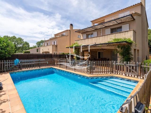 Chalet, Palafrugell