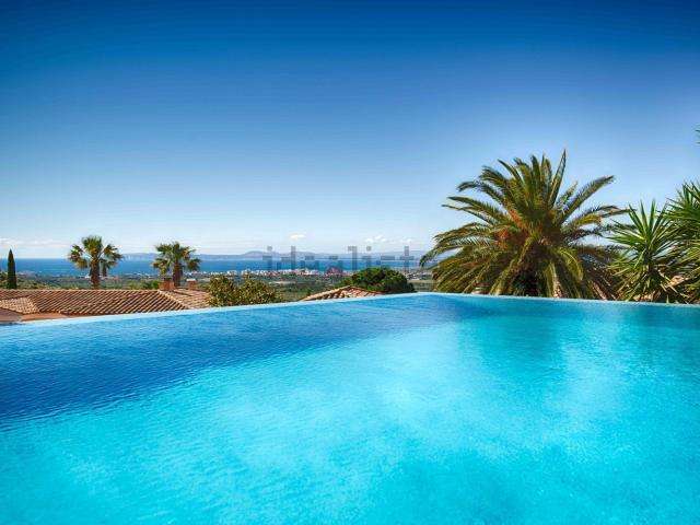 Chalet, Palau Saverdera