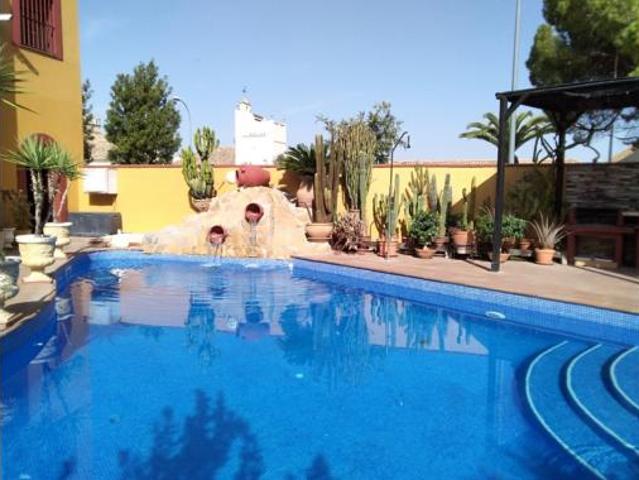 Chalet pareado Venta Dos Hermanas, Entrenúcleos
