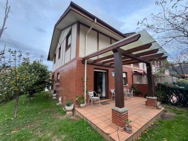 Chalet pareado Venta Los Corrales de Buelna, Los Corrales de Buelna