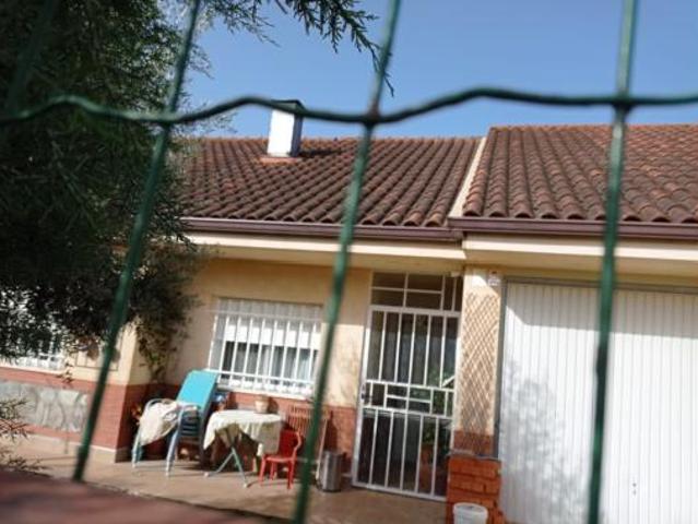 Chalet pareado Venta Novés, Novés