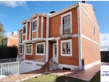 Villa en venta en Valdelagua, Santa Marta de Tormes - Plaza aparcamiento