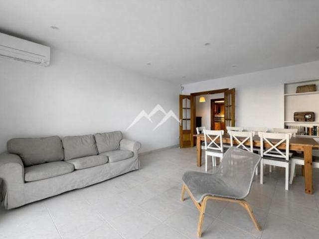 Chalet pareado con piscina