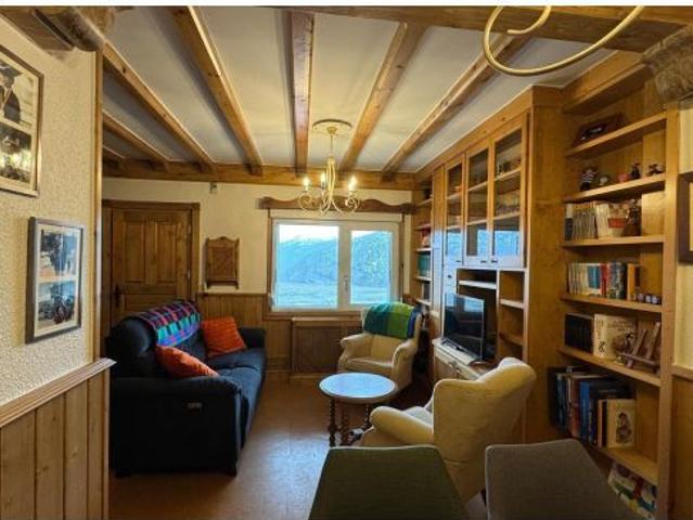CHALET PAREADO DE 5 DORMITORIOS EN LA ESTACIÓN INVERNAL DE ALTO CAMPOO