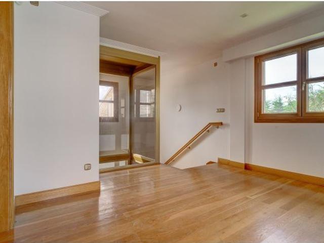 Chalet pareado en venta en Calle Aldapa 24, Egia, Donostia