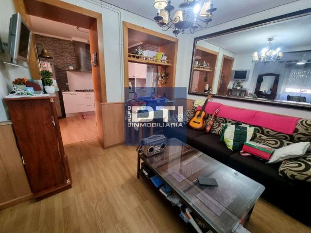 Chalet pareado en zona Fátima con amplitud y excelente comunicación. Albacete
