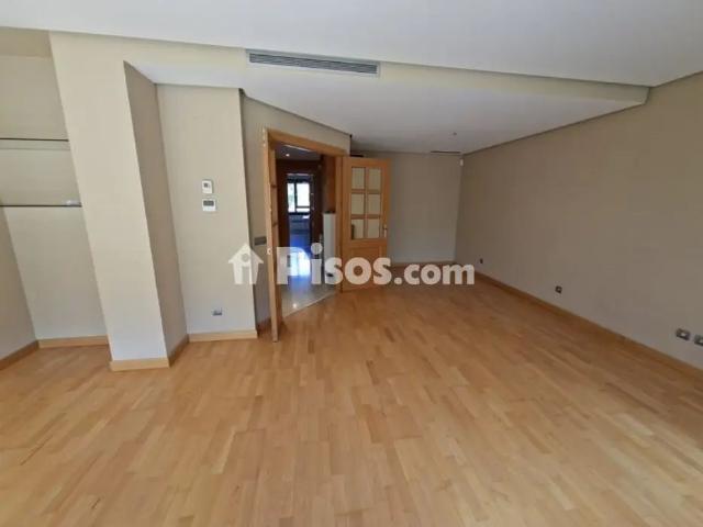 Chalet pareado en alquiler en Calle del Ciruelo
