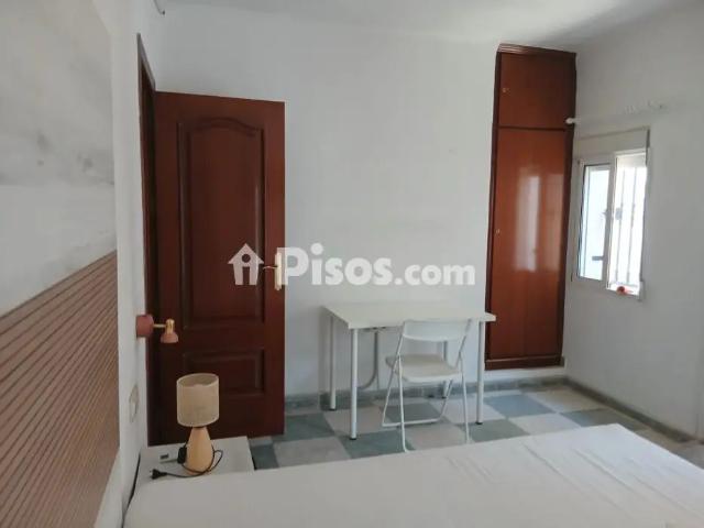 Chalet pareado en alquiler en Calle Santa Herminia, cerca de Calle San Basilio