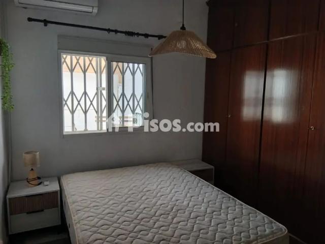 Chalet pareado en alquiler en Calle Santa Herminia, cerca de Calle San Basilio
