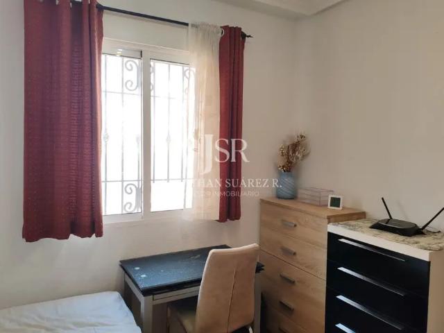 Chalet pareado en alquiler en Carrer Almendro, 37