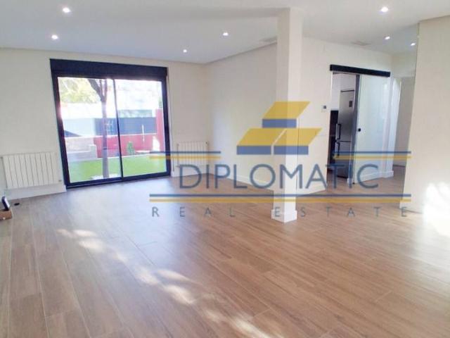 Chalet pareado en alquiler en Hispanoamérica