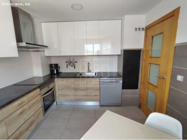 CHALET PAREADO EN CALLE DAMASO ALONSO, VILLALBILLA