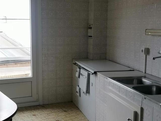 Chalet Pareado En El Centro De Cacabelos Con Ascensor Y BUHA. 174m² Cacabelos