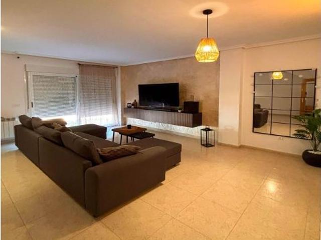 Chalet pareado en exclusiva en Galápagos: espacio, comodidad y vida tranquila por 291.500 €