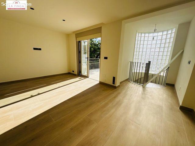 Chalet pareado recién reformado