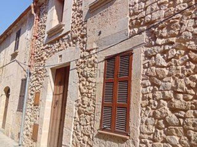 Chalet, Petra
