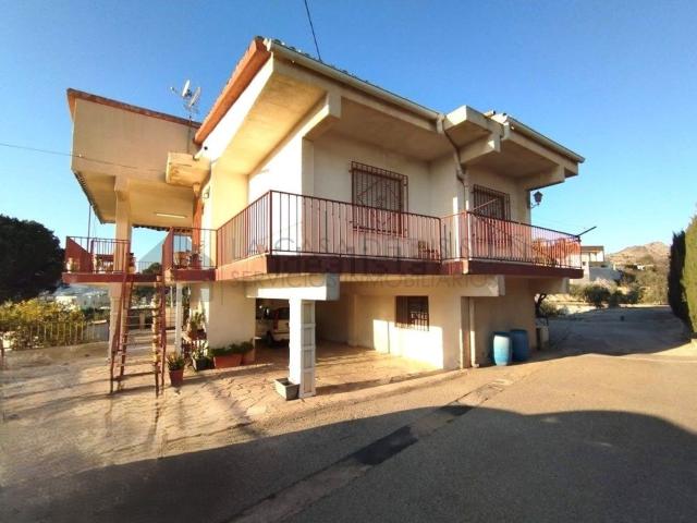 Chalet, Petrer