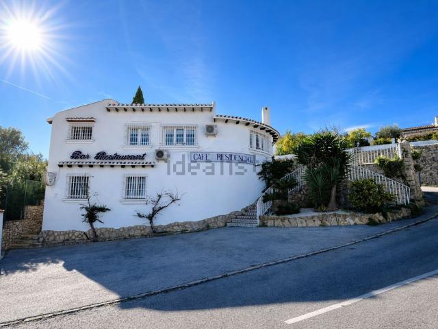 Chalet, Pego