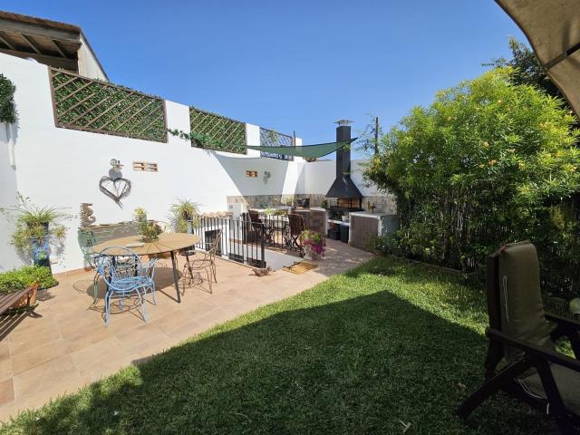 Chalet, Pego