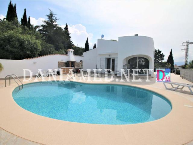 Chalet, Pego