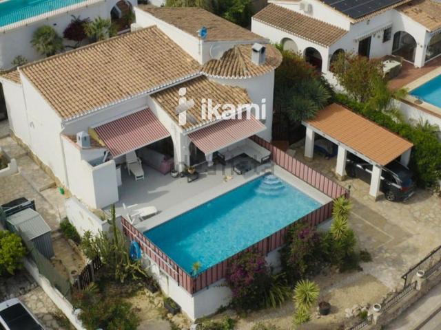 Chalet, Pego