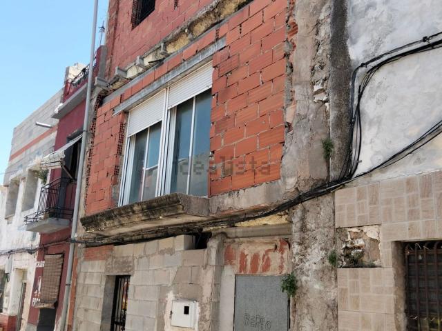 Chalet, Pego