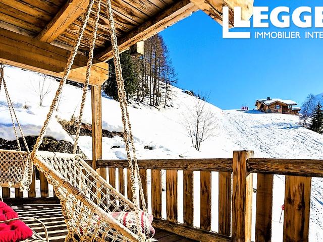 Chalet Penthouse front de neige, vues spectaculaires, Sainte Foy, 3 ensuite, grandes chambres, Parking