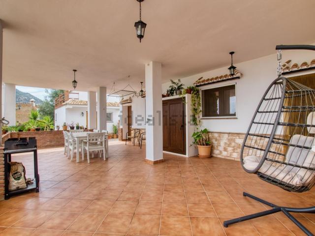 Chalet, Periana