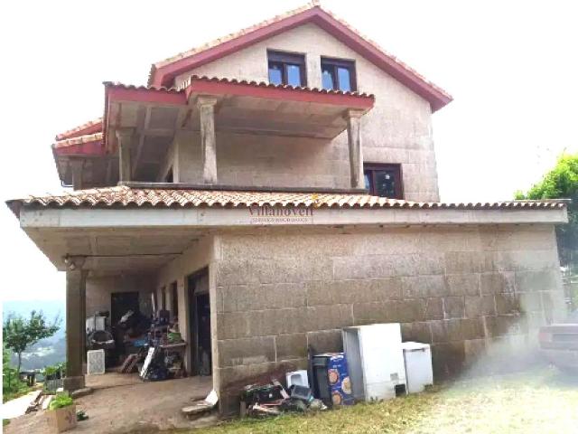 CHALET PIEDRA DE 3 PLANTAS, NUEVO SIN TERMINAR, CON PARCELA 894 M2