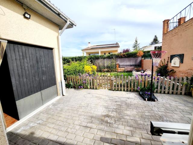 Chalet, Piera