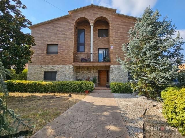 Chalet, Piera