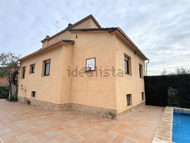Chalet, Piera